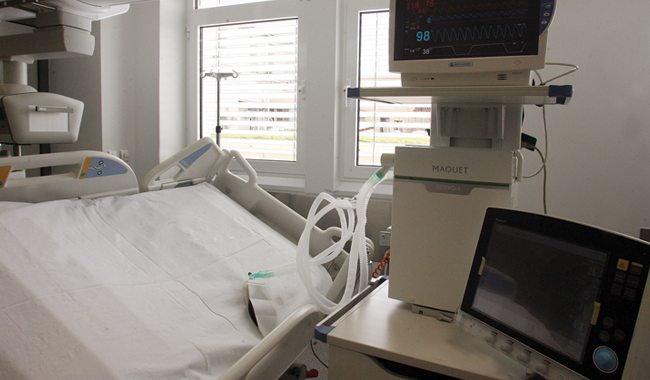 Στην ουρά για ένα κρεβάτι στην εντατική