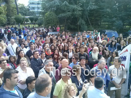 ΒΙΝΤΕΟ-Στο δρόμο μαθητές, γονείς, εκπαιδευτικοί