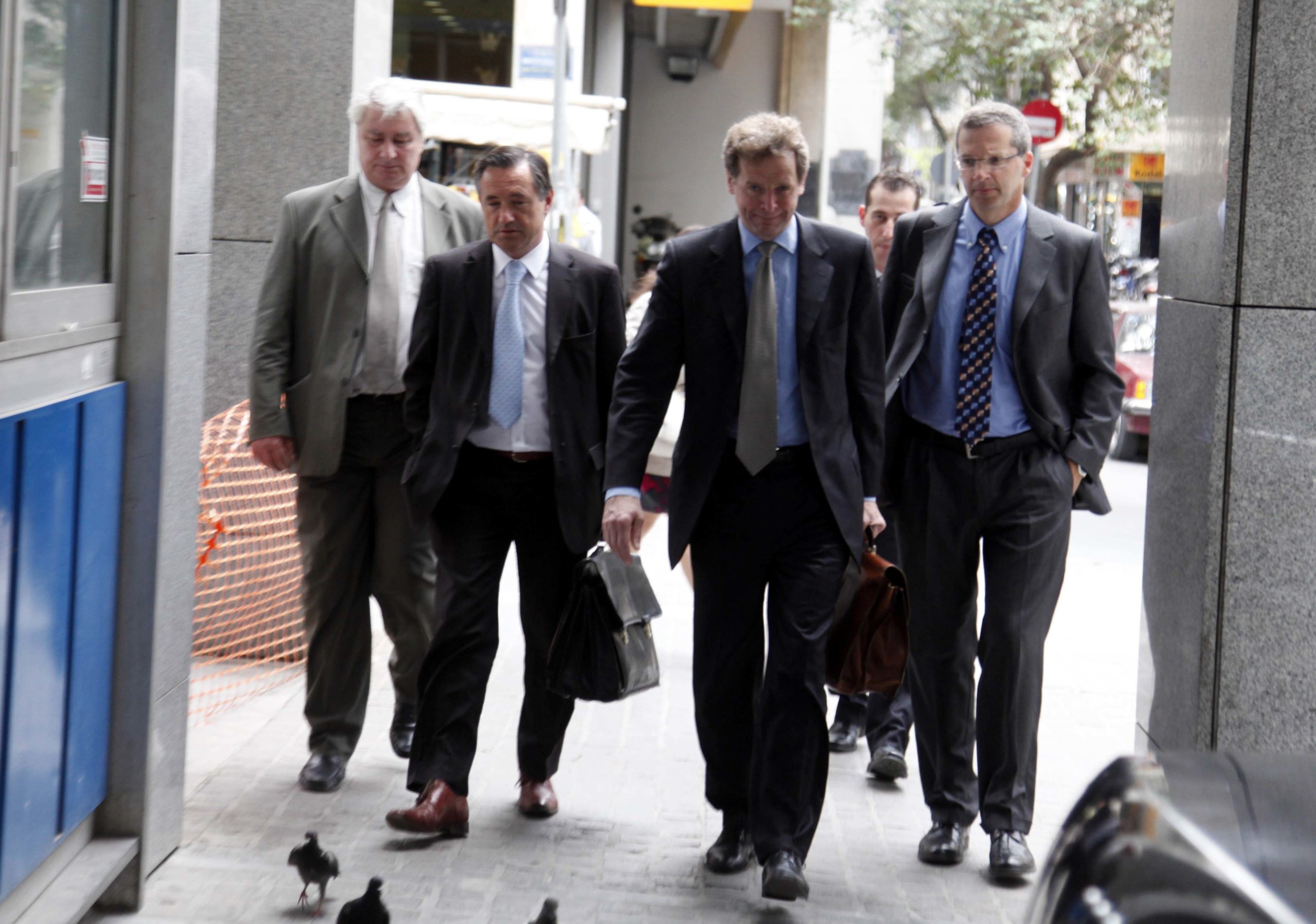 ΥΠΟΙΚ-τρόικα: Στο 4% η ύφεση