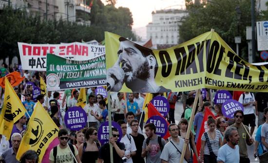 Βροντερό «όχι» στο φασισμό