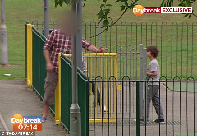 Πείραμα-σοκ: Σε 90” παιδιά ακολουθούν έναν άγνωστο