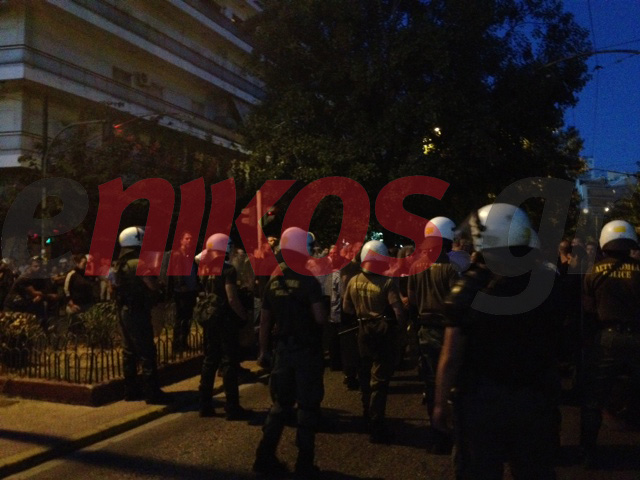 ΦΩΤΟ-Ισχυρές αστυνομικές δυνάμεις στην Ευελπίδων