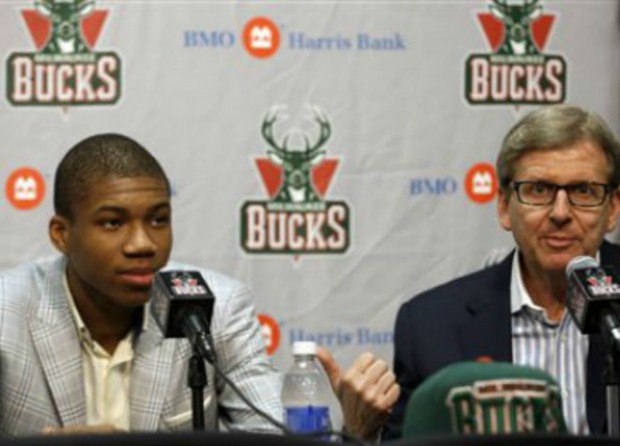 ΒΙΝΤΕΟ- Άρχισε τις… πτήσεις ο Αντετοκούνμπο