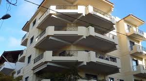 Χαρίζουν ένα στα τέσσερα σπίτια