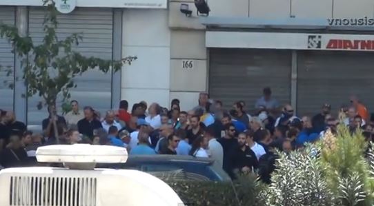 BINTEO-Υποστηρικτές της Χ.Α. έξω από τη ΓΑΔΑ