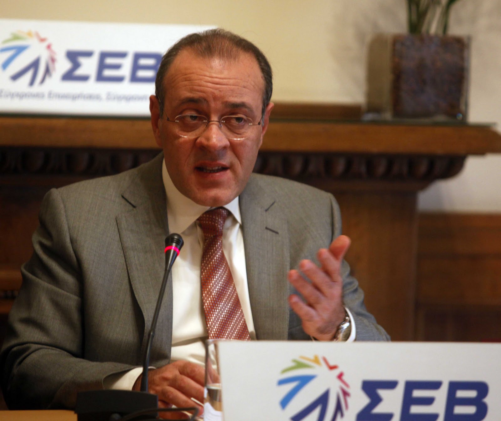 Δασκαλόπουλος: “Καθαρές κουβέντες ζητά ο λαός”