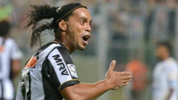 BINTEO-Μαγικά από τον Ροναλντίνιο