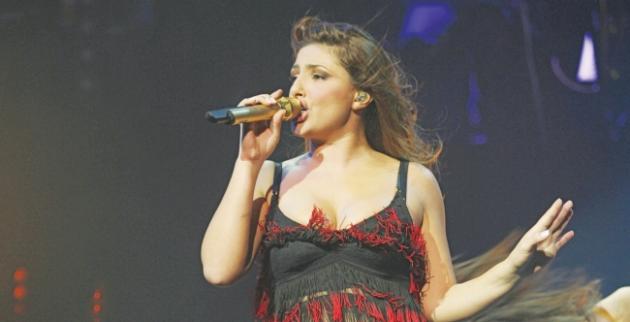 Παπαρίζου και Μαζωνάκης στην πίστα της ΔΕΘ