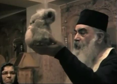 BINTEO-Παππάς ξορκίζει “σατανικό” παιχνίδι