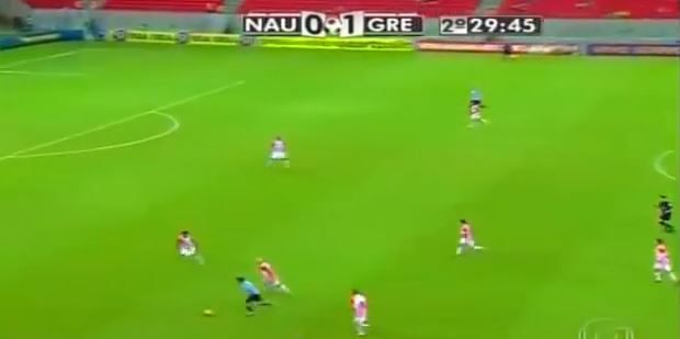 BINTEO-Toν έκανε…χαζό τρεις φορές