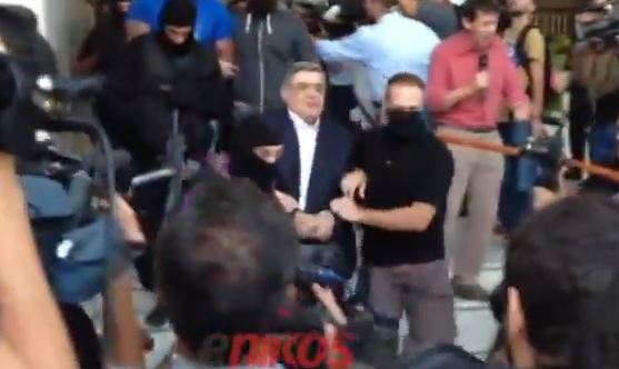 ΒΙΝΤΕΟ-Μιχαλολιάκος: “Βγάλτε μου τις χειροπέδες”