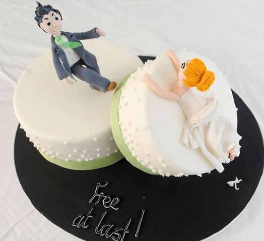 ΦΩΤΟ-Τούρτες για… διαζύγια