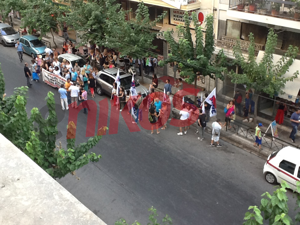 ΤΩΡΑ-Διαμαρτυρία έξω από το υπ. Υγείας