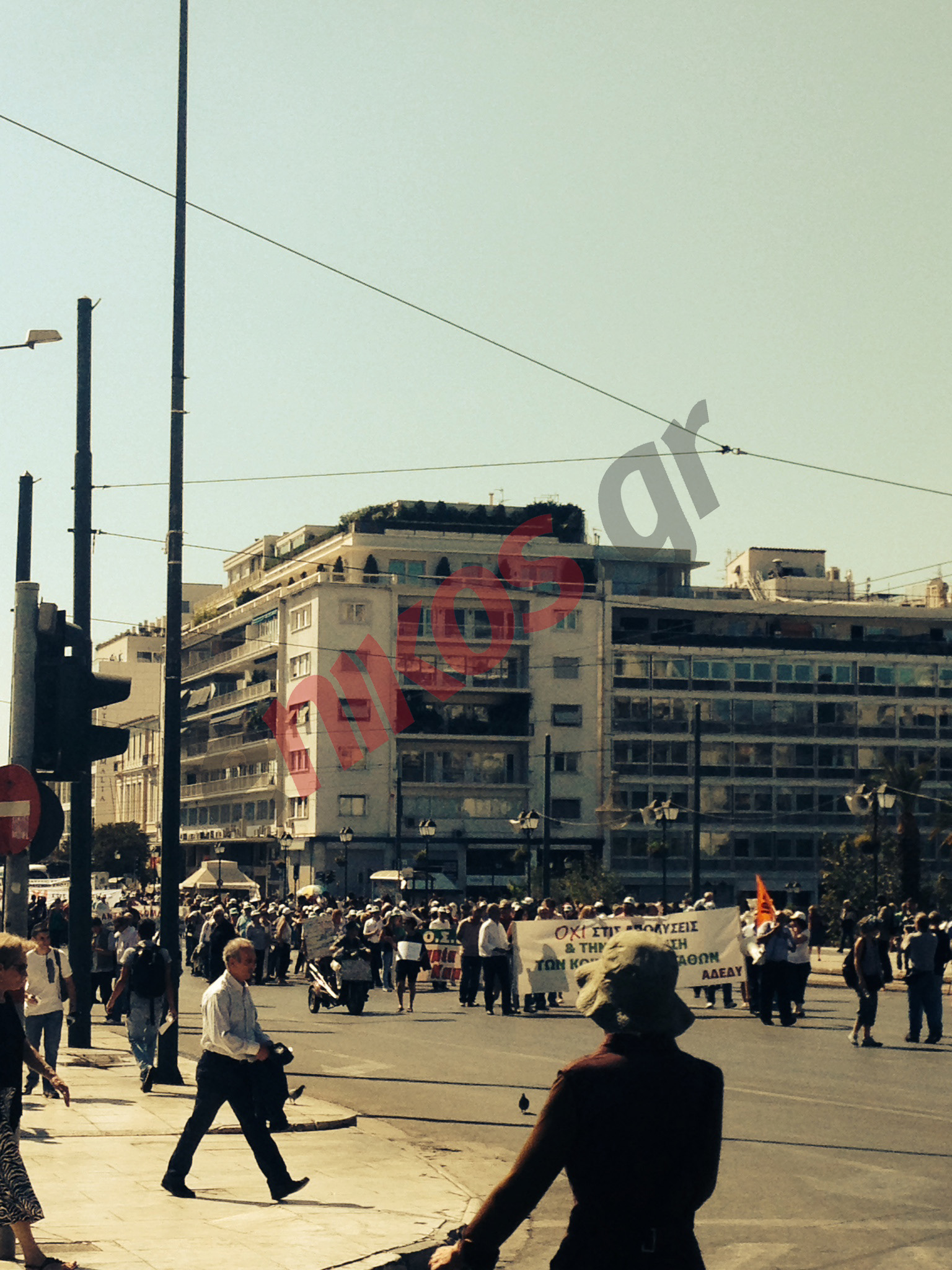 ΤΩΡΑ-ΦΩΤΟ: Κλειστή η Βασ. Αμαλίας