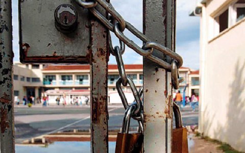 Με 48ωρη απεργία συνεχίζουν οι καθηγητές