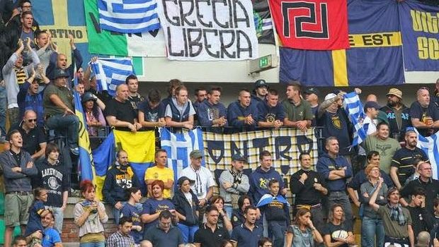 ΦΩΤΟ-Το πανό των οπαδών της Hellas Verona υπέρ της Χ.Α.