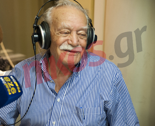 ΦΩΤΟ-Ο Γλέζος στο studio του Realfm