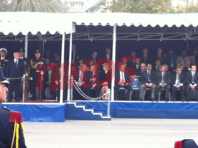 ΦΩΤΟ-Η εξέδρα των επισήμων στη Θεσσαλονίκη