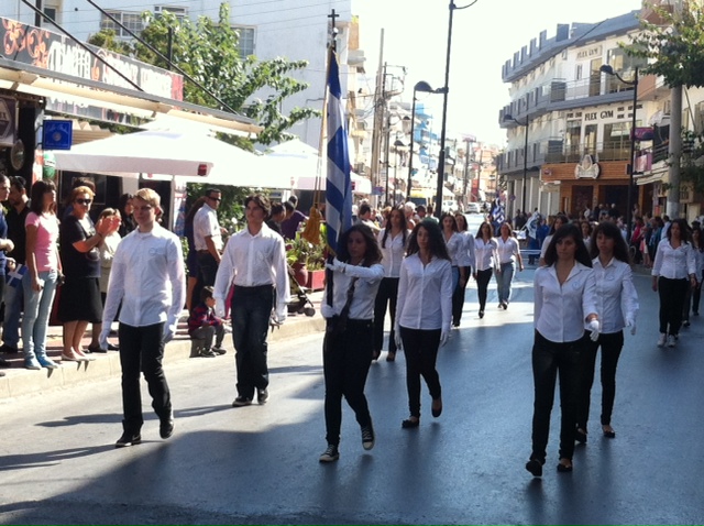 Παρέλαση μόνο με κορίτσια