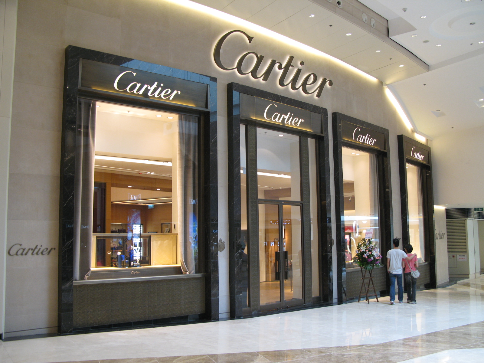 Απεργούν οι εργαζόμενοι στα Cartier