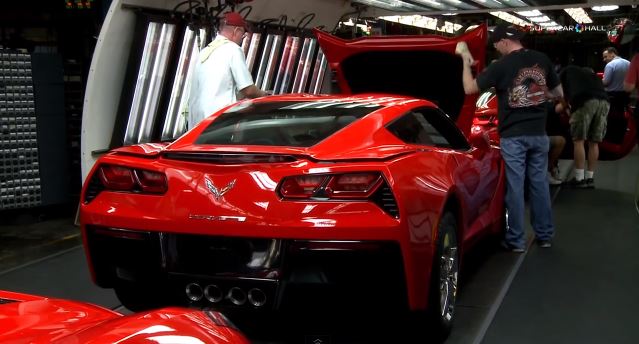 ΒΙΝΤΕΟ-Η γραμμή παραγωγής της Corvette Stingray