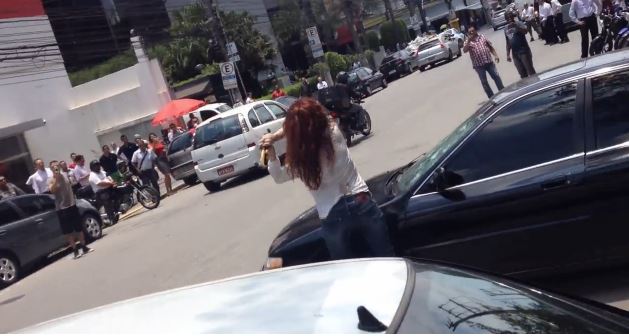 ΒΙΝΤΕΟ-Η εκδίκηση της απατημένης συζύγου