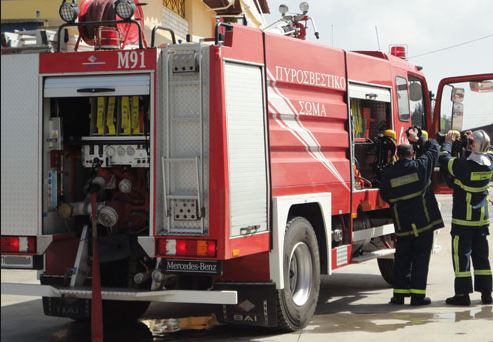 Φωτιά σε κτίριο στο Ηράκλειο