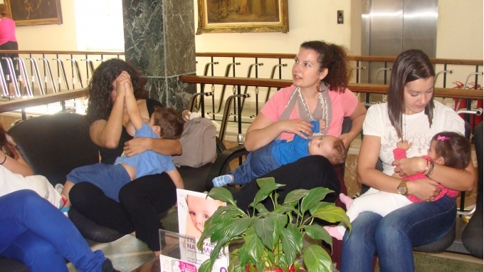 Θηλασμός… στο δημαρχείο!