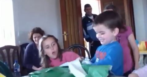 BINTEO-Ο πιτσιρικάς με την “αλλεργία” στη Μπάρτσα