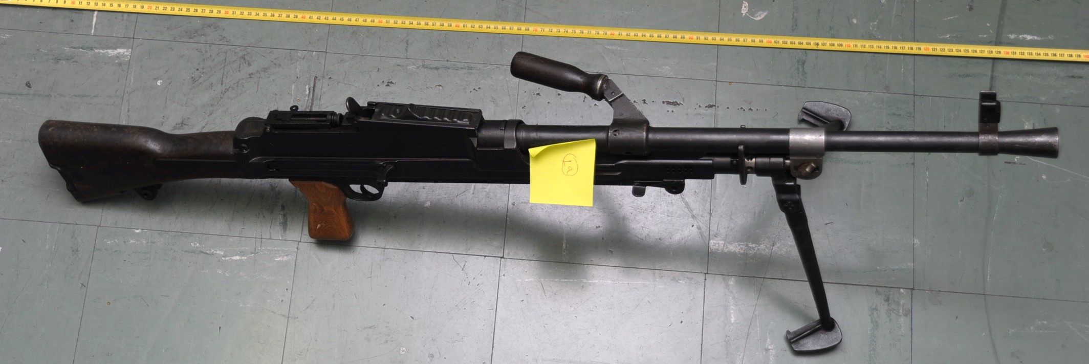 ΦΩΤΟ-“Οπλοστάσιο” σε σπίτι καθηγητή