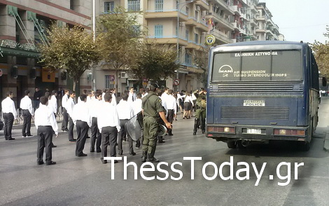 ΒΙΝΤΕΟ-Τελικά… έκαναν παρέλαση