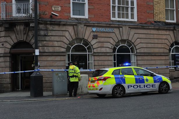 Ένοπλος ληστής ετών 15