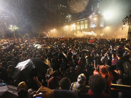 Ξανά στους δρόμους οι Βραζιλιάνοι