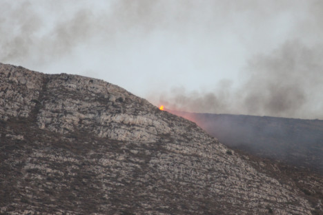 ΦΩΤΟ-Φωτιά στην Πάρο