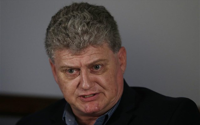 Αναχώρησε από τη Ρωσία ο πατέρας του Σνόουντεν