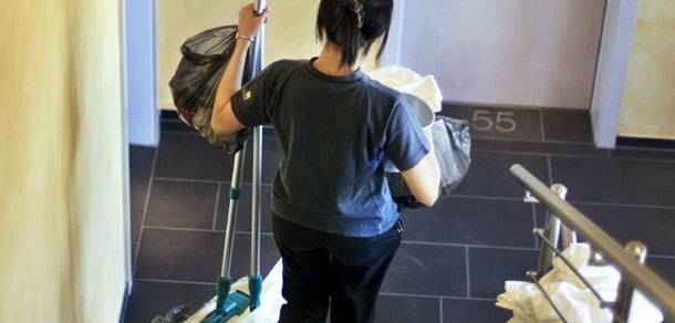 Μαζικές απολύσεις καθαριστριών