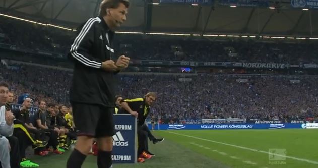 ΒΙΝΤΕΟ-Η…ασίστ του Κλοπ στο κεφάλι του 4ου διαιτητή