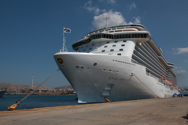 Πέθανε 67χρονος στο «Royal Princess»