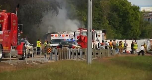 ΒΙΝΤΕΟ-Εικόνες από το πολύνεκρο τροχαίο