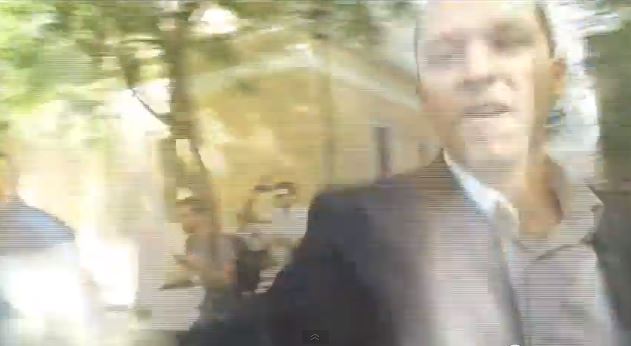 ΒΙΝΤΕΟ-Η επίθεση του Κασιδιάρη