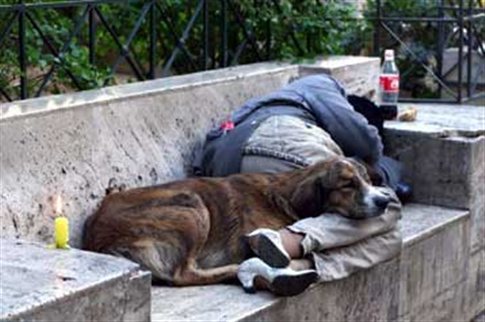 Η φτώχεια και οι άστεγοι της Αθήνας