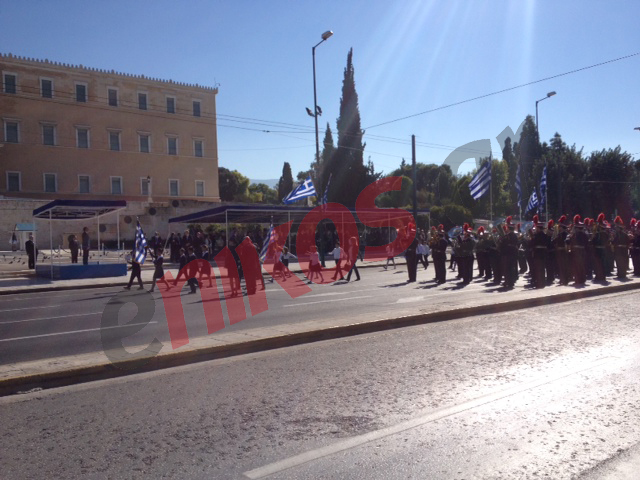 ΦΩΤΟ-Η παρέλαση στο Σύνταγμα