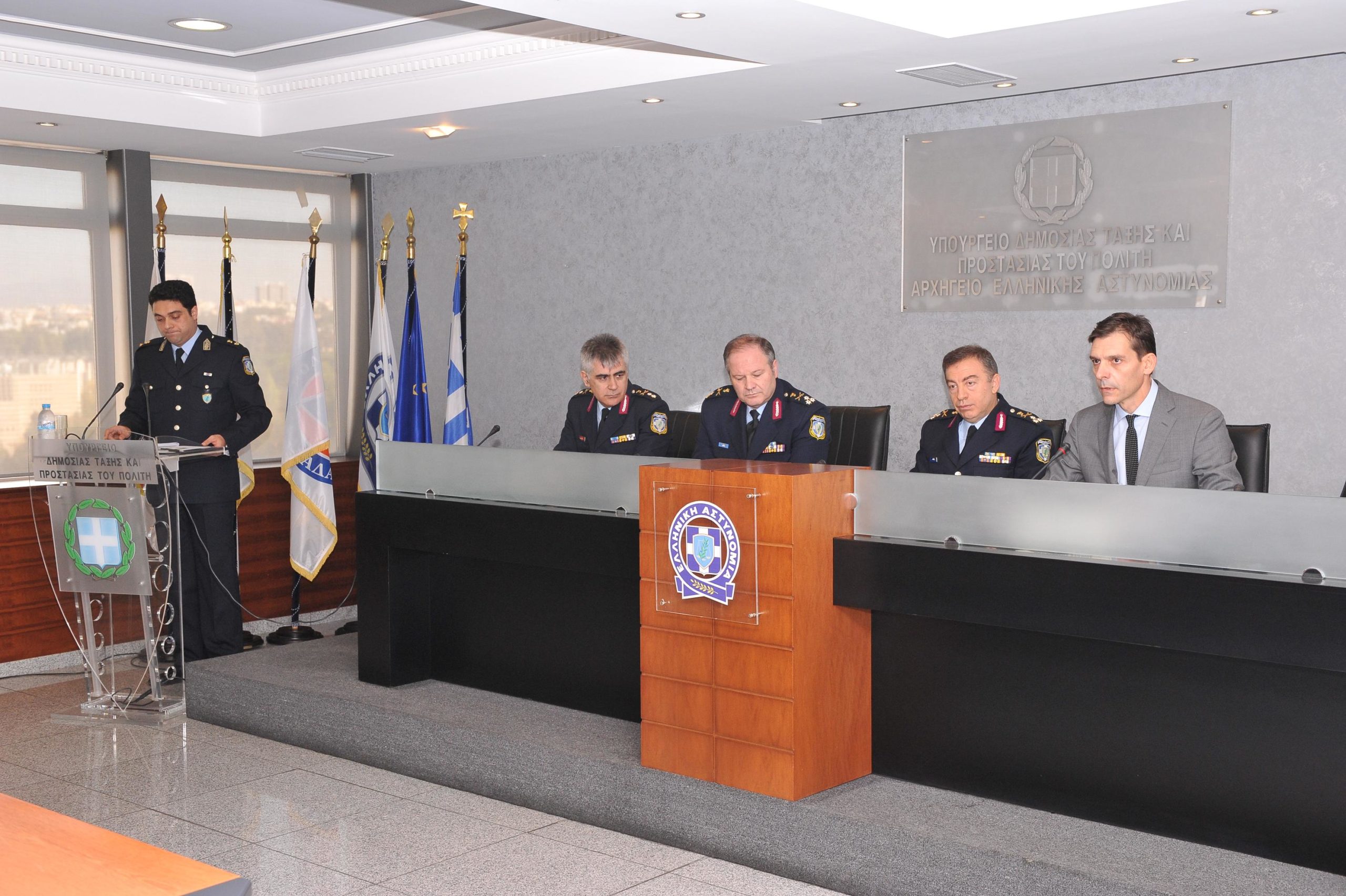 ΒΙΝΤΕΟ- Το πόρισμα για τη σχέση αστυνομικών με τη Χ.Α.