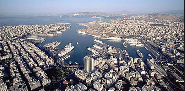 «Να παραμείνει δημόσιο το λιμάνι»