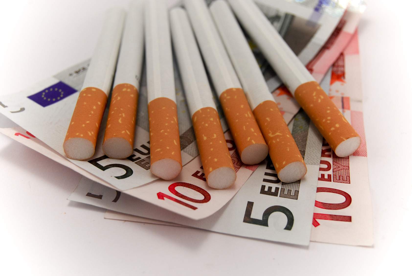 Φόρος στα τσιγάρα για τον ΕΟΠΥΥ