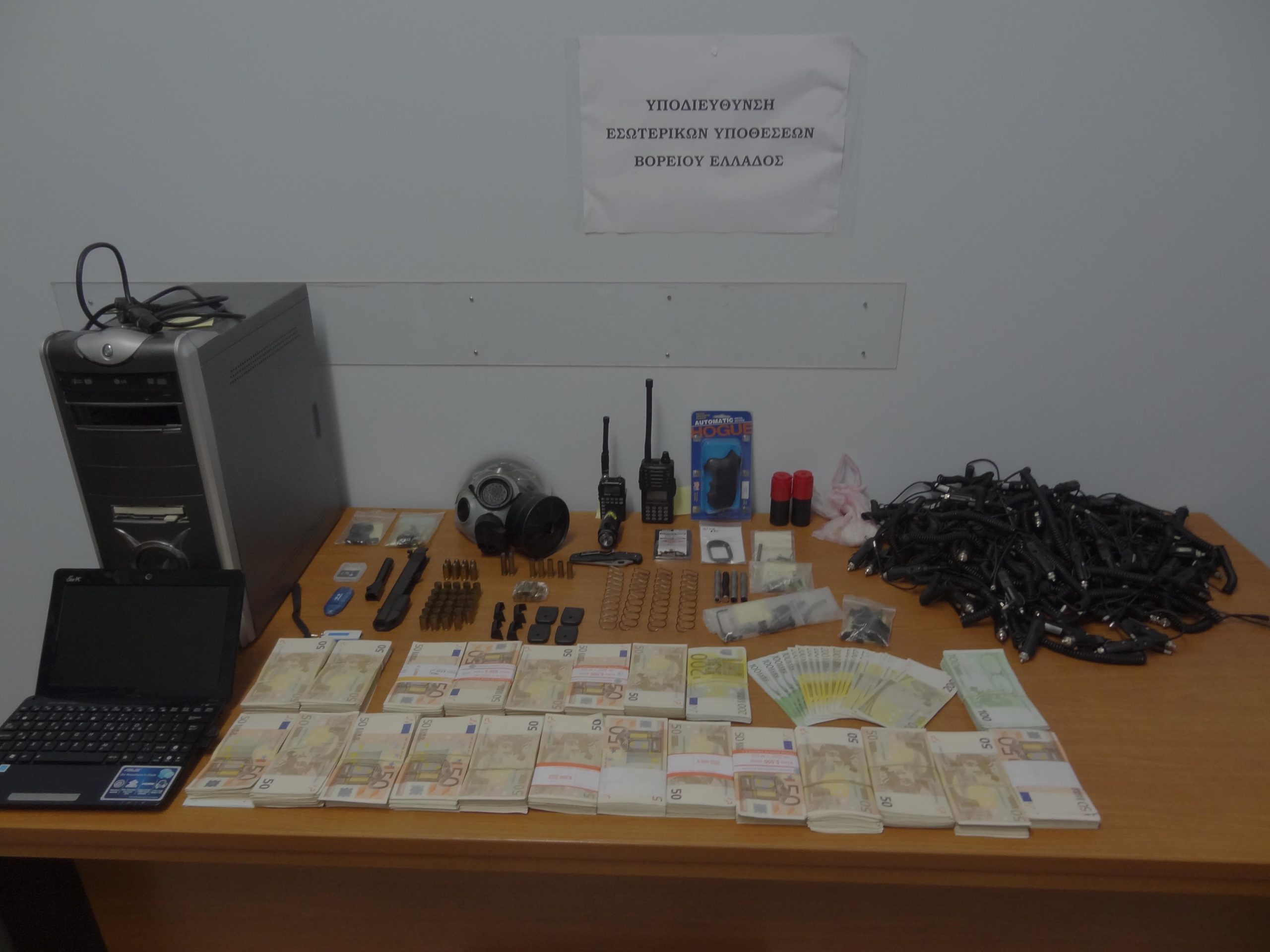 Σε διαθεσιμότητα ο αστυνομικός με το οπλοστάσιο