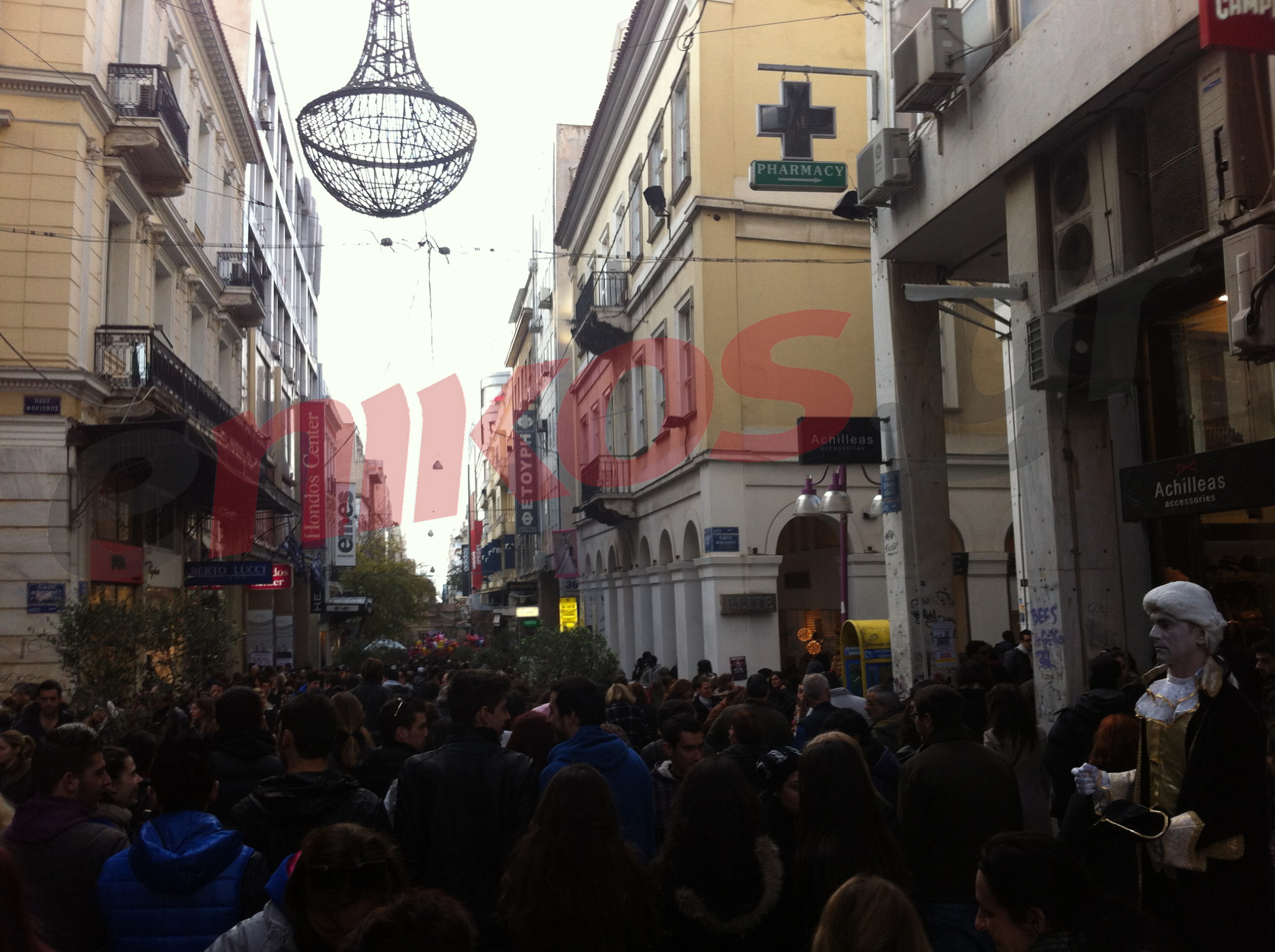 Κατρακυλούν τα ενοίκια στην Ερμού