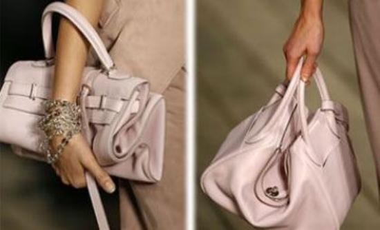 Τι φανερώνει ο τρόπος που κρατάς τη τσάντα σου