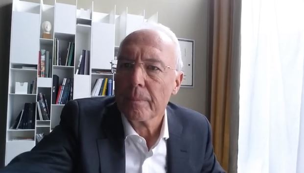 BINTEO-Ο Μπεκενμπάουερ δήλωσε ότι έχει επαφή με εξωγήινους