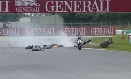 ΒΙΝΤΕΟ-Τρομακτικό ατύχημα στο Moto 2